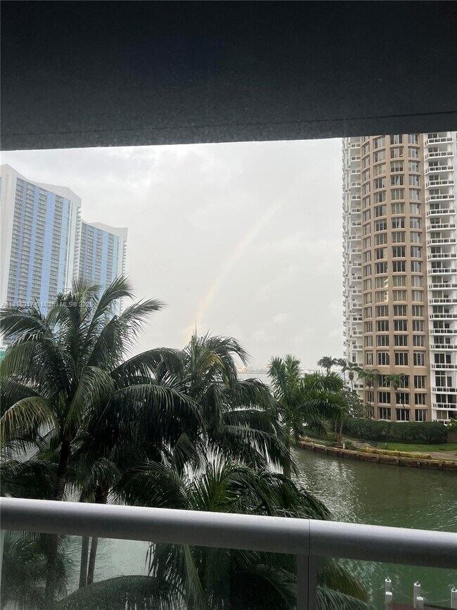 Building Photo - 465 Brickell Ave