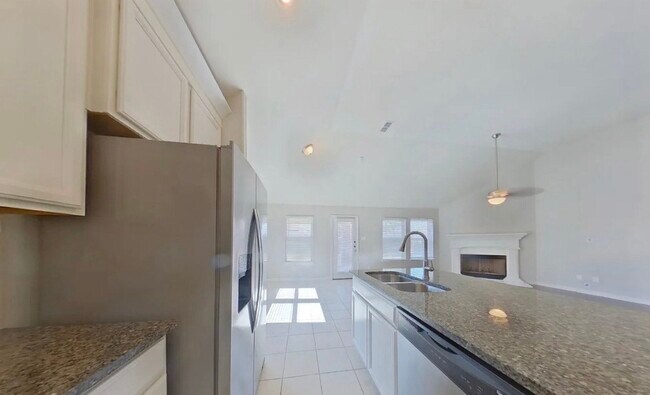 Building Photo - Beautifully Renovated 3-Bedroom Home with Premium Finishes