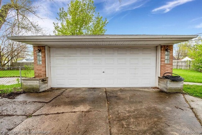 Building Photo - 11140 Ocalla Dr