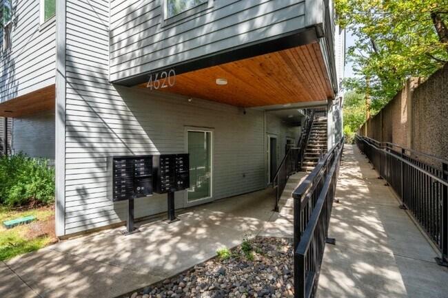 Building Photo - 4620 N Maryland Ave