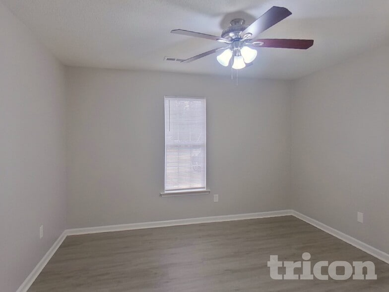 Building Photo - 7112 Windsong Way