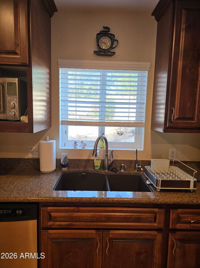 Building Photo - 1128 E Rowlands Ln