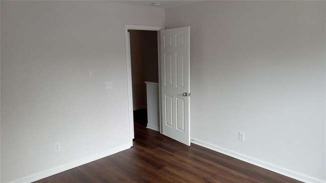 Building Photo - 2156 Park Terrace