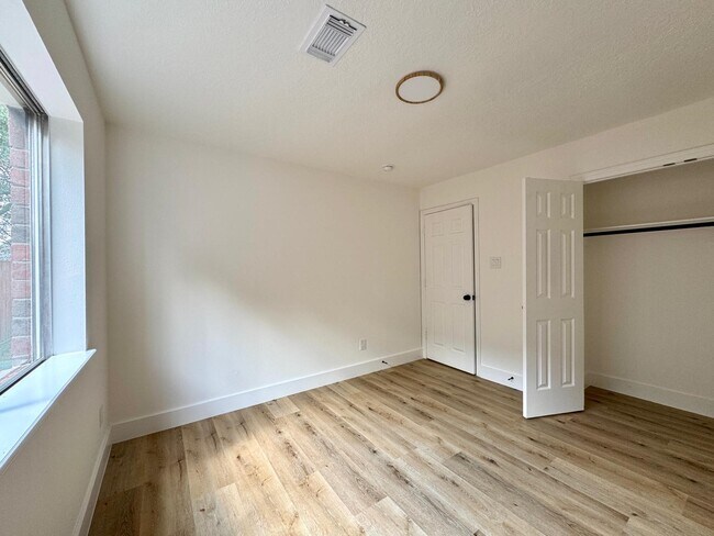 Building Photo - 6427 Liberty Valley Dr