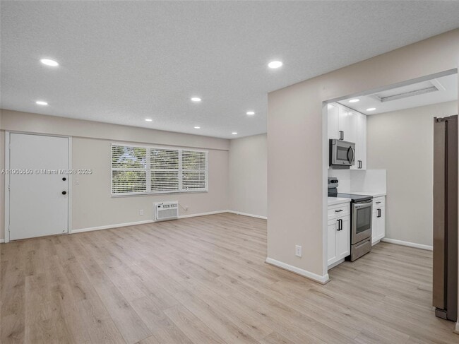 Building Photo - 151 SW 135th Terrace