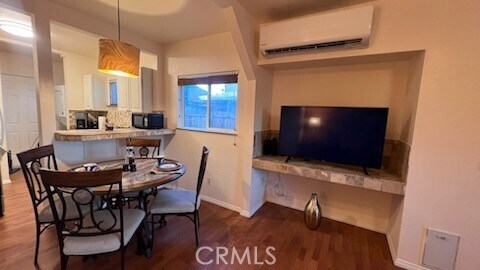 Building Photo - 583 Calle Abronia S