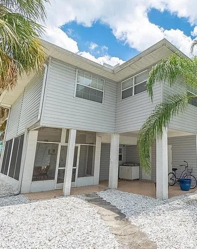 Building Photo - 128 Eucalyptus Ct