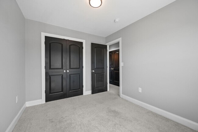 Building Photo - 3 Bedroom Townhome in Campbell County