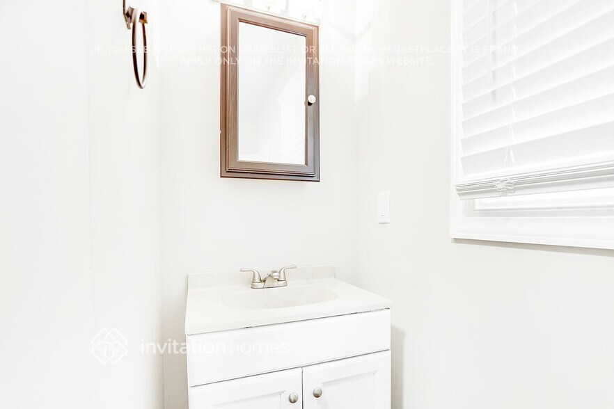 Building Photo - 3772 Villa Ct