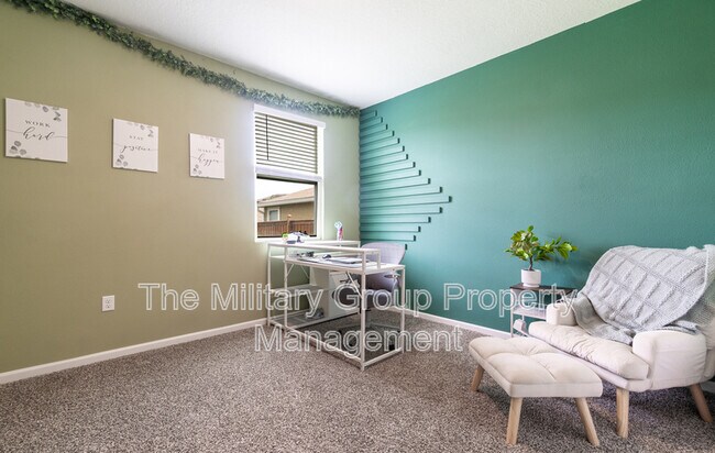 Building Photo - 5594 Hollow Birch Dr