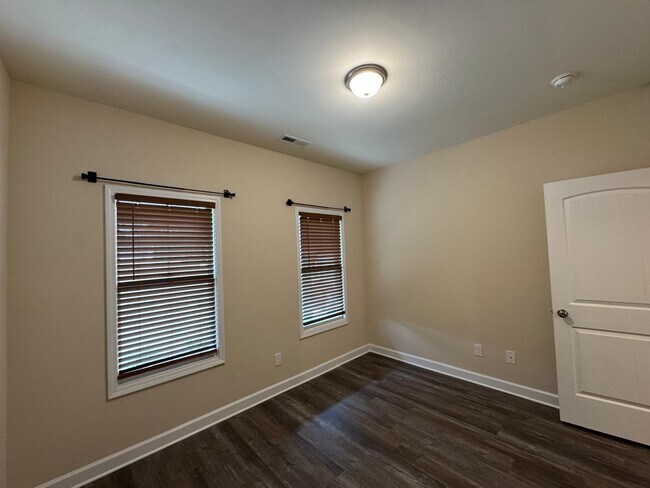 Building Photo - 22 Sugarberry Pl