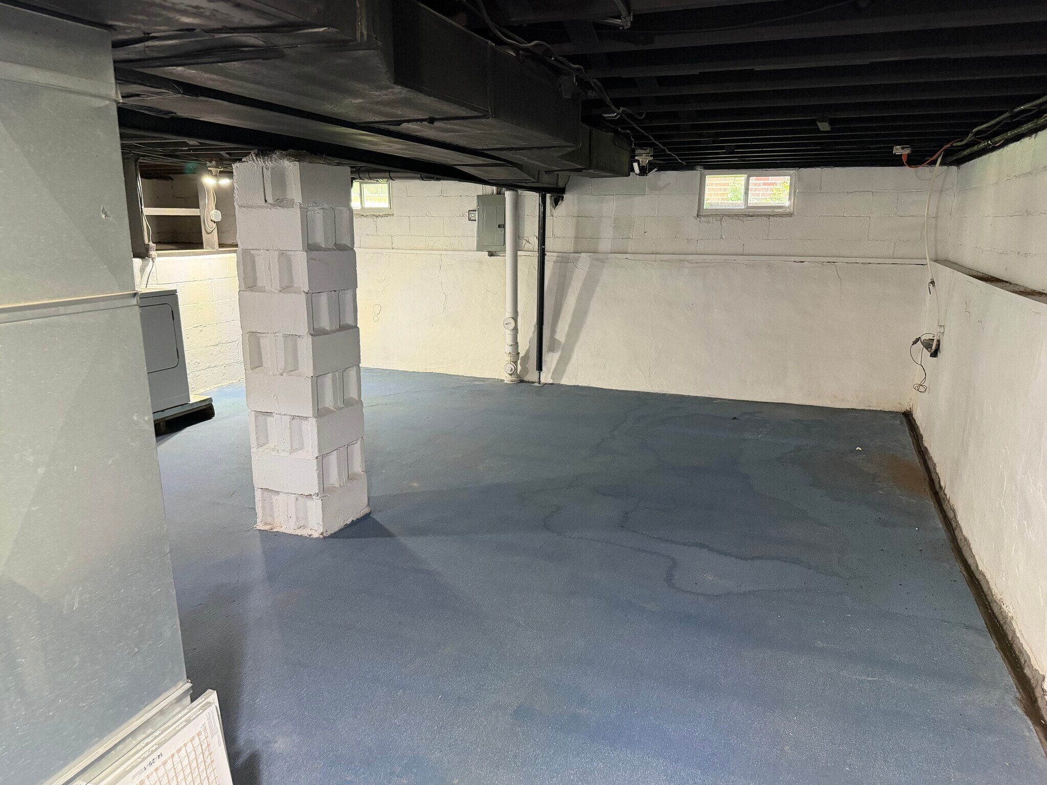 Building Photo - 2419 W Ayres Ave