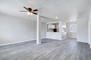 Building Photo - 108 Bellinger St