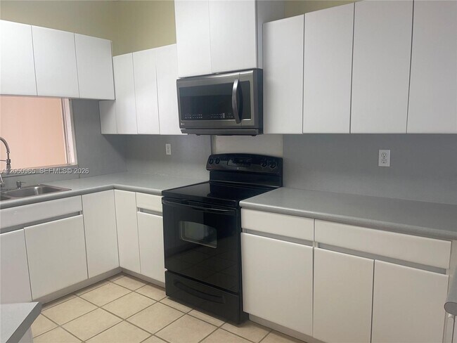 Building Photo - 6853 SW 89th Terrace