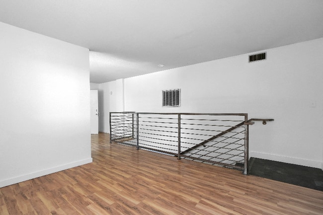 Building Photo - 1092 Calcot Pl