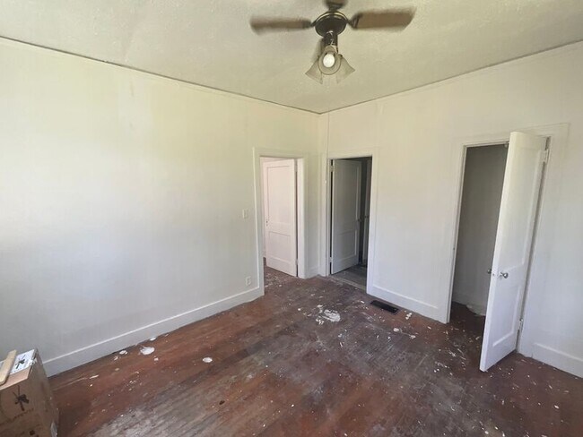 Building Photo - 354 Fredrica Ave