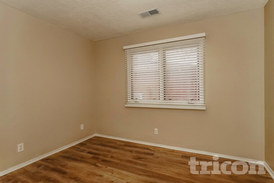 Building Photo - 1416 Nemesia Pl NE