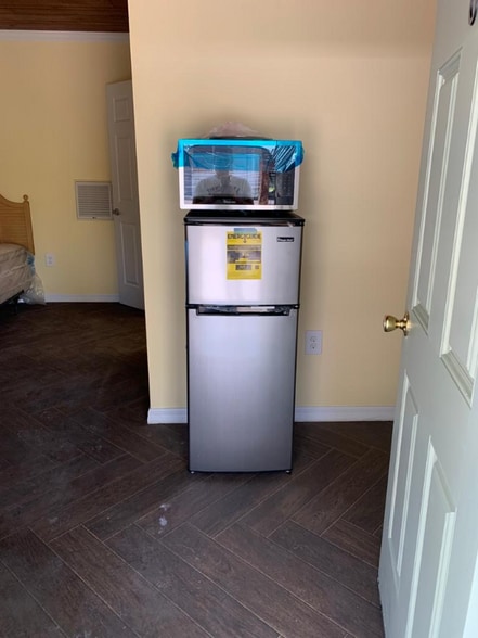 Building Photo - 16502 Spring St