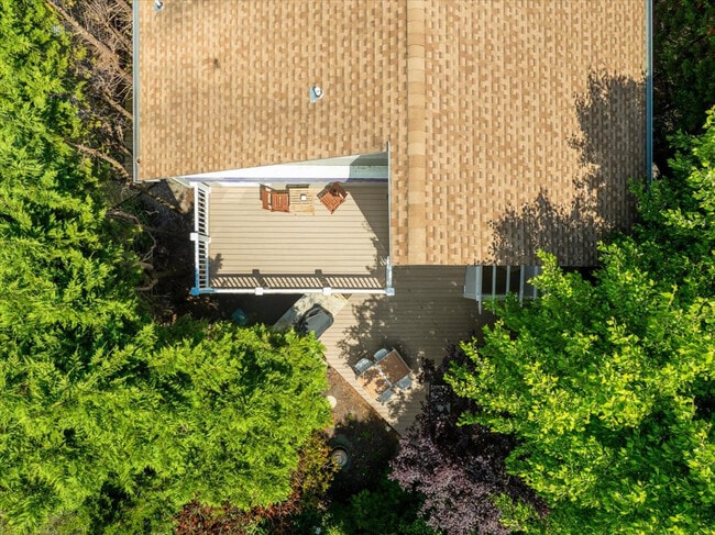 Building Photo - 710 Lighthouse Ave