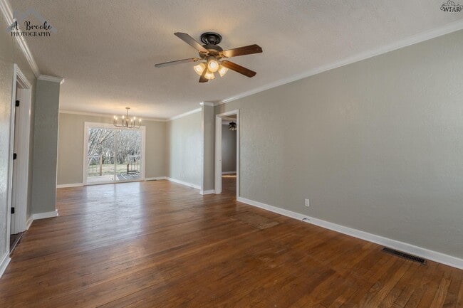 Building Photo - 3121 Sherwood Ln