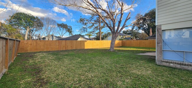 Building Photo - 15334 Oak Terrace Dr