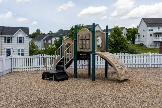 Building Photo - 2023 Verona Ct