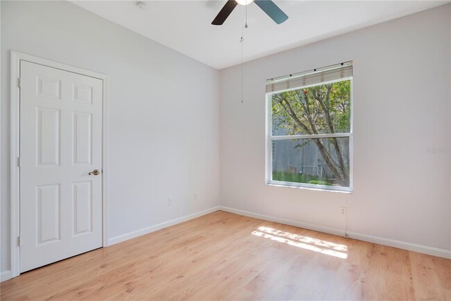 Building Photo - 1873 Pine Bay Dr