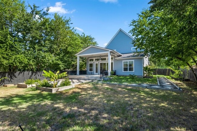 Building Photo - 2303 Rogge Ln