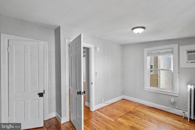 Building Photo - 159 Conduit St
