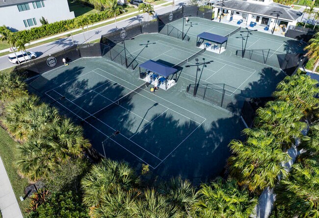 Building Photo - 17081 Five Waters Ave