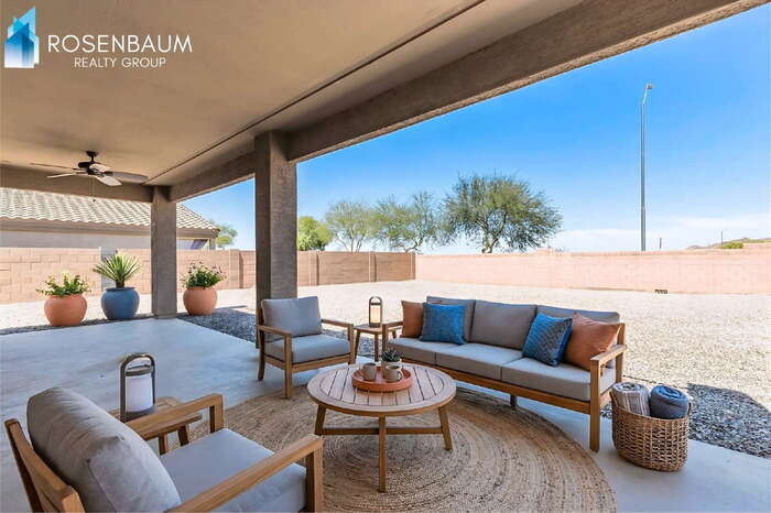 Building Photo - 538 E Dragon Springs Dr