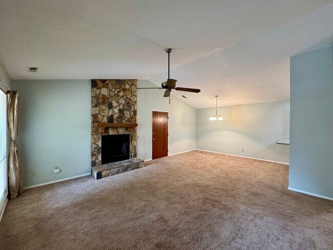 Building Photo - 1899 Tryon Dr