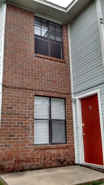 Building Photo - 1106 Verde Dr