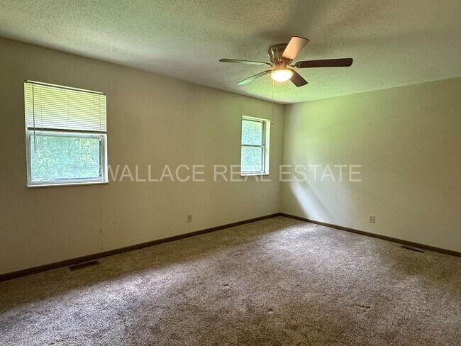 Building Photo - 4 BEDROOM HOUSE IN KINGS GATE SUBDIVISION ...