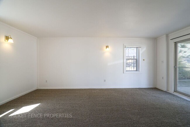 Building Photo - 1825 11th Ave
