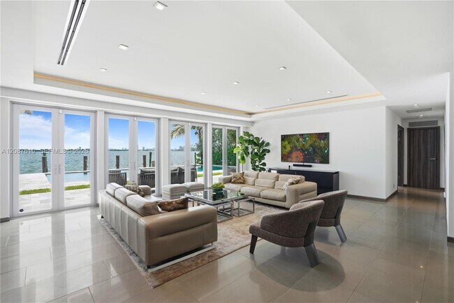 Building Photo - 9301 N Bayshore Dr