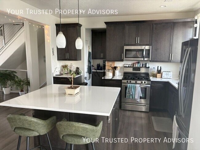 Building Photo - 5096 Putney Hill Rd