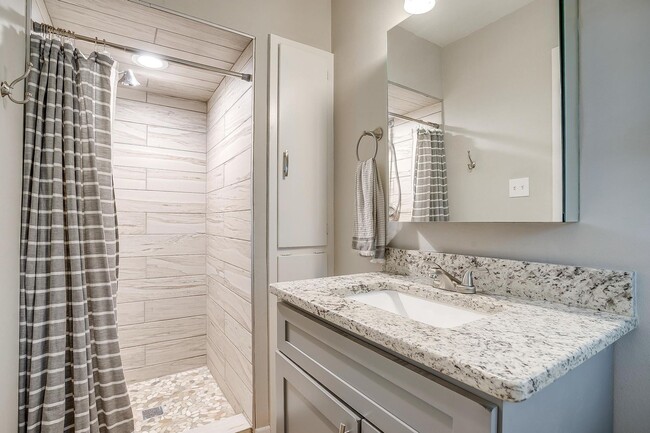 Building Photo - Beautiful Home on Corner Lot in South Hill...