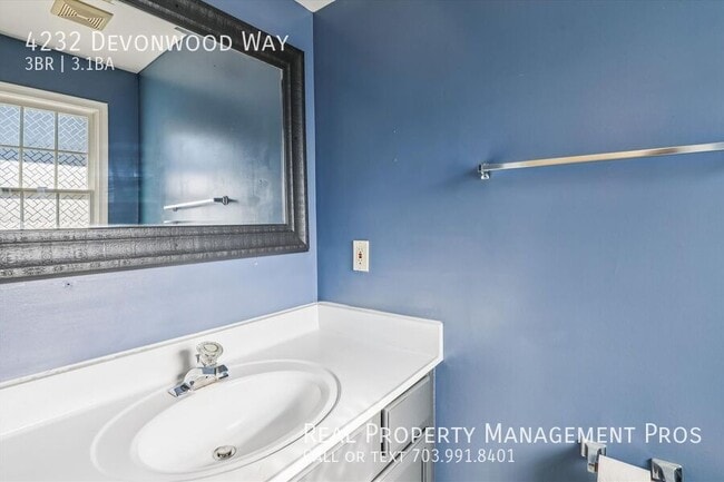 Building Photo - 4232 Devonwood Way