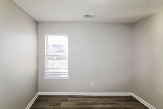 Building Photo - 5330 Sea Horse Dr