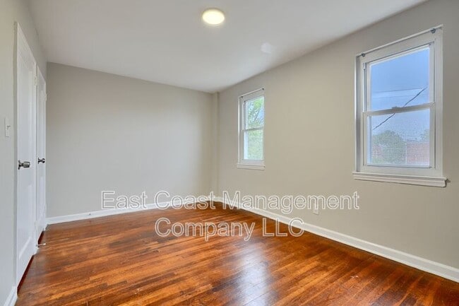 Building Photo - 1535 Chilworth Ave