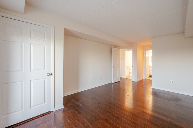 Building Photo - 2605 Douglass Pl SE