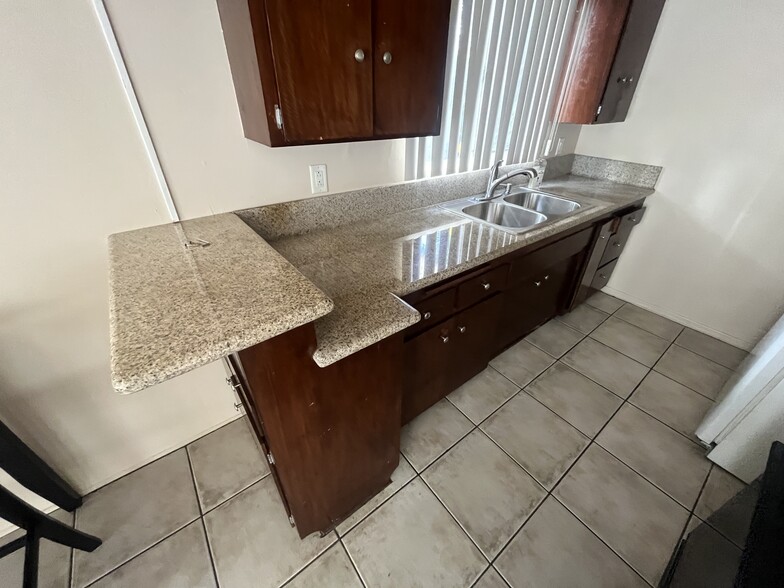 Building Photo - 1221 S Sherbourne Dr