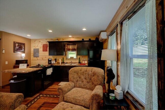 Building Photo - 644 Gladdens Creek Rd