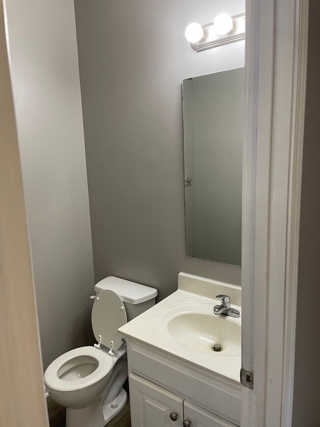 Building Photo - 5100 Hardy Ct