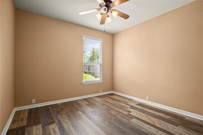 Building Photo - 717 Adler Falls Ln