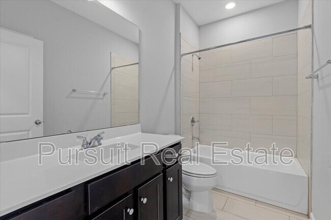 Building Photo - 246 Hutchinson Ln