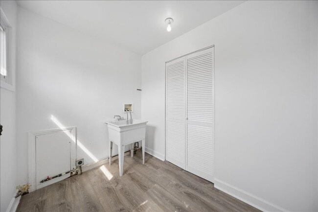 Building Photo - 7732 S Springfield Ave