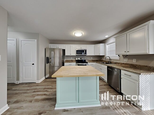 Building Photo - 2432 Andersonville Dr