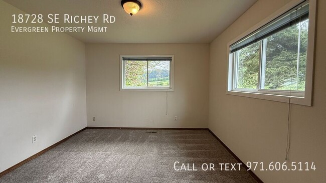 Building Photo - 18728 SE Richey Rd